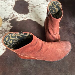 FLY distressed leather ankle boots 37